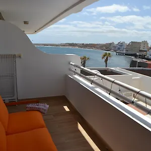 Appartamento Sobre El Mar En Edificio Magallanes